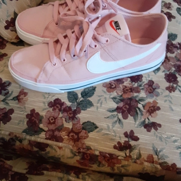 Nike canvas sneaker pink size 9 - Picture 9 of 9